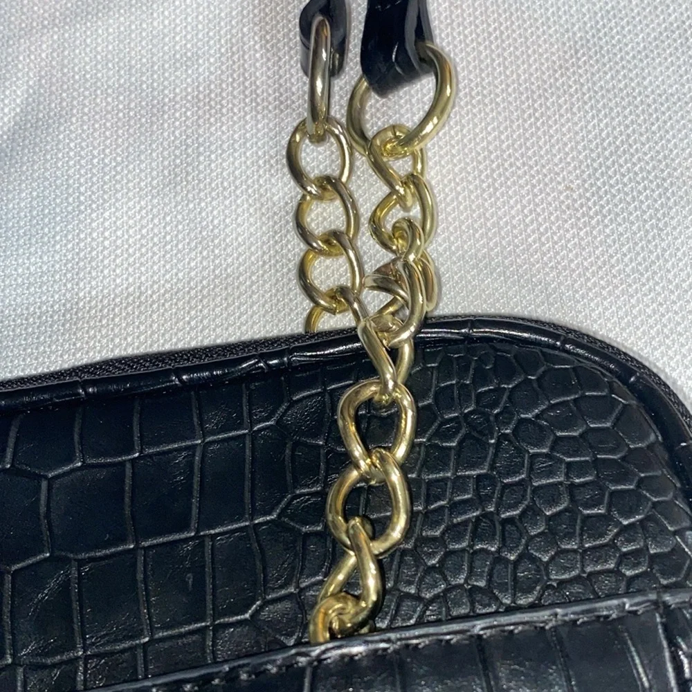 KATE LANDRY Elegant Black FAUX‎ Crocodile-Embossed Handbag. GOLD CHAIN ACCENT